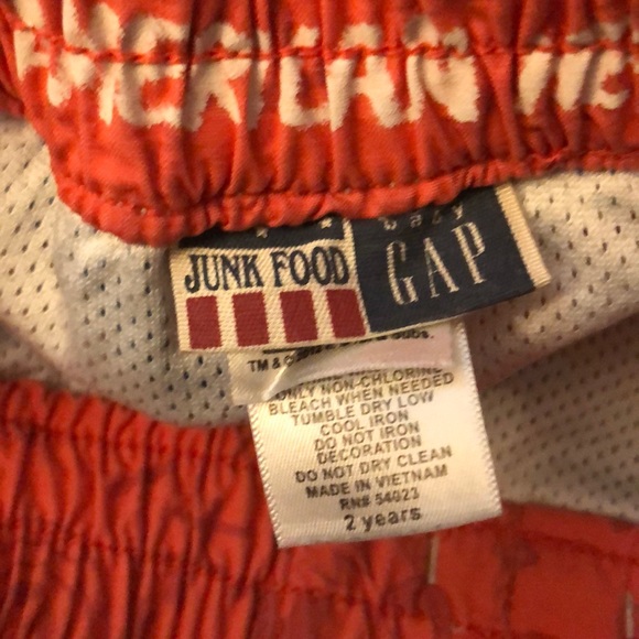 Captain America Swim Shorts & Rash Guard, 2T - Picture 8 of 12